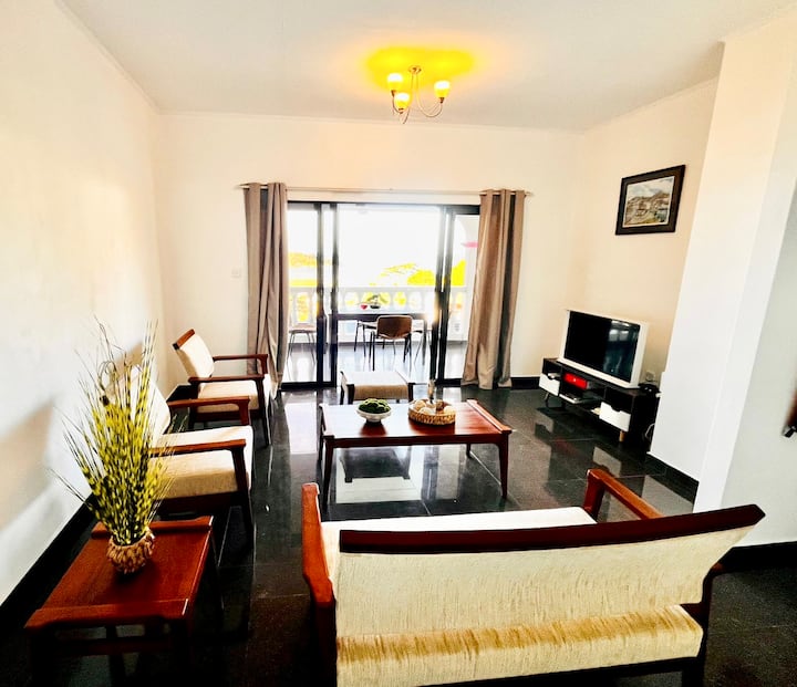 Villea Frangipani – 2br Top Floor Apt Near Airport - Seychellen