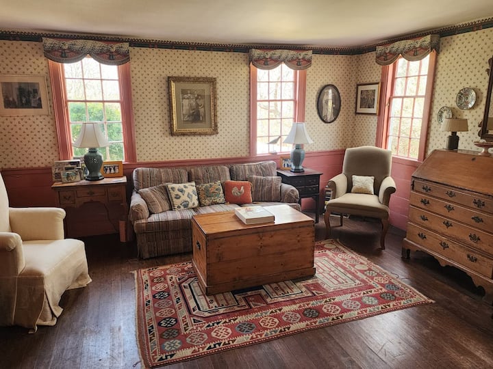 6br Tisbury Great Pond/
Private Chilmark Beach - Chilmark, MA