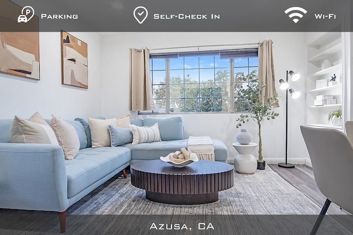 Contemporary Retreat Of Azusa-sleeps 8 - Azusa, CA