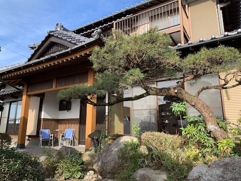 [OPEN SALE] 5 minutes by car to Dazaifu Tenmangu, 2 parking lots available/Japanese garden, one whol