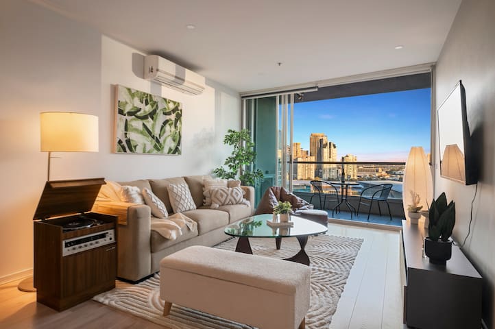 Beautiful 3BR Apt w/ Carpark & Private Rooftop