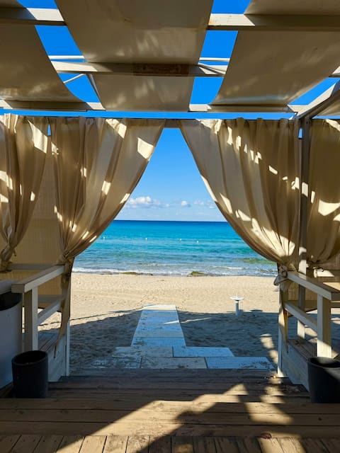 300 steps to the sea