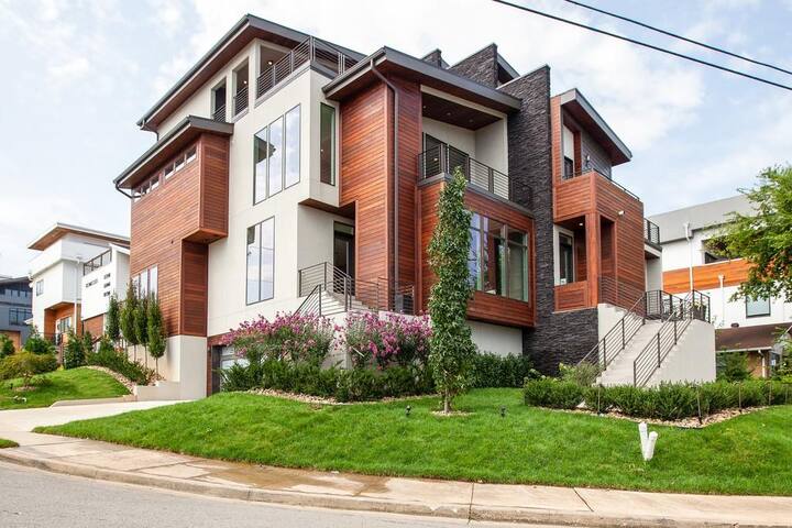 The Augustine! | Views, Home Gym, Walk to Gulch gallery image 3