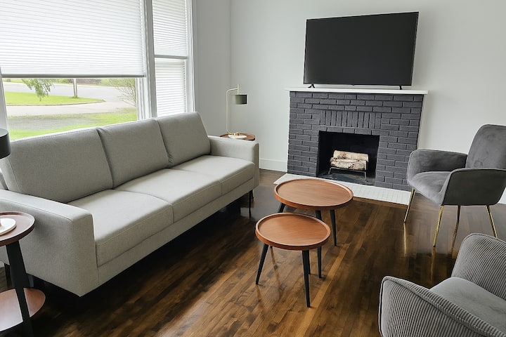 Spacious 4br Home W/ Backyard – Family Friendly! - New Brunswick