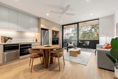 Modern Living Hall St Apartments With Free Parking