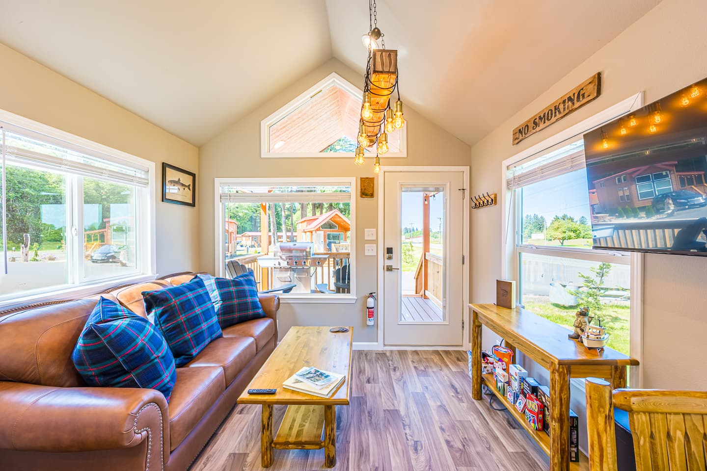Rainforest Tiny Home Retreat: Fishing Cabin photo 4
