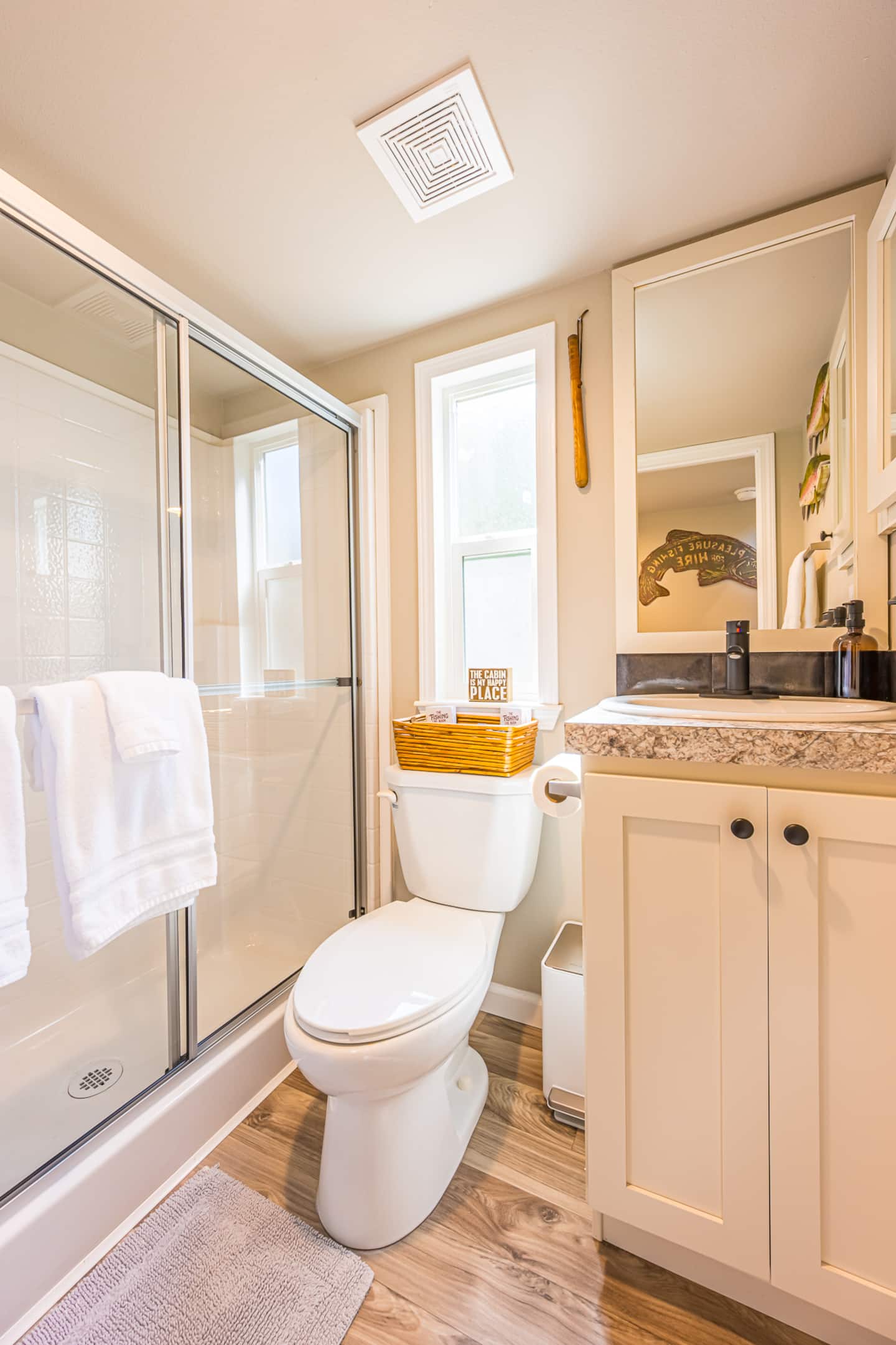 Rainforest Tiny Home Retreat: Fishing Cabin photo 7