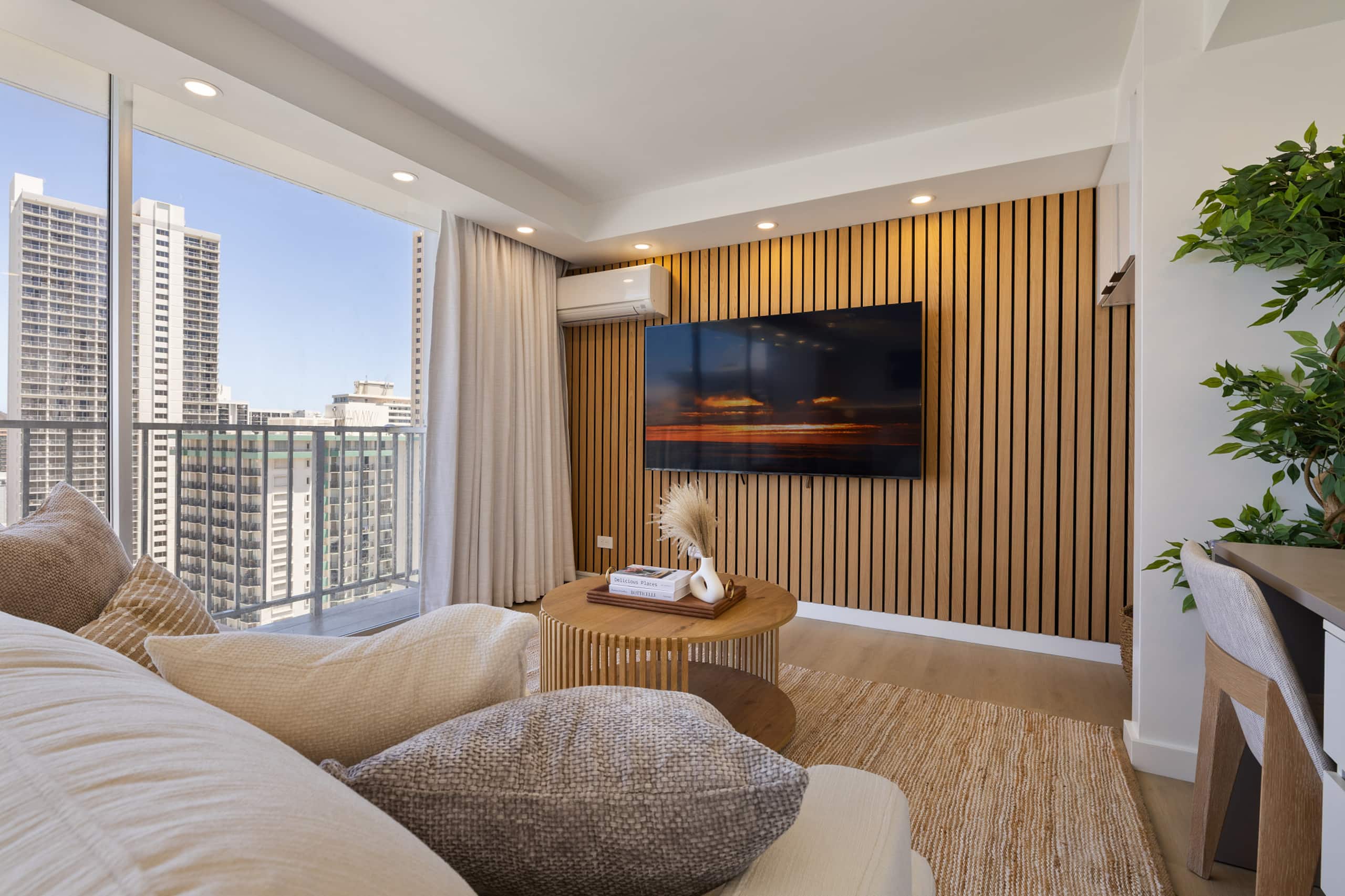Ocean Views & Luxe Comfort - Waikiki Gem 21F - Image 14
