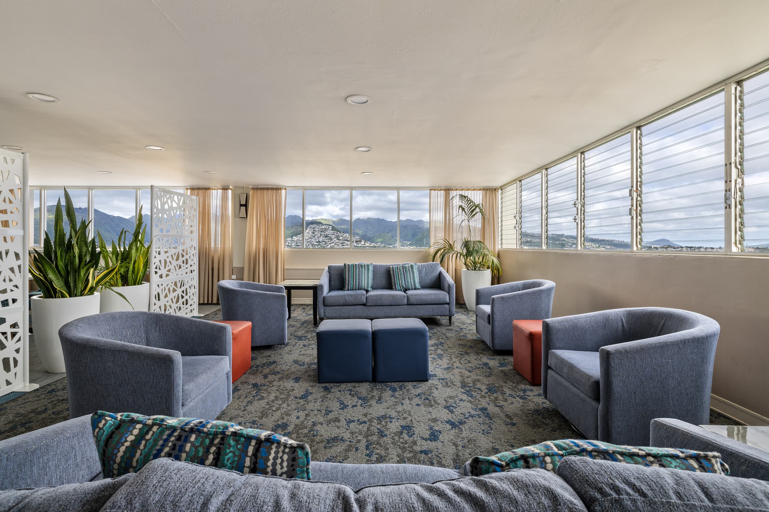 Ocean Views & Luxe Comfort - Waikiki Gem 21F - Image 45