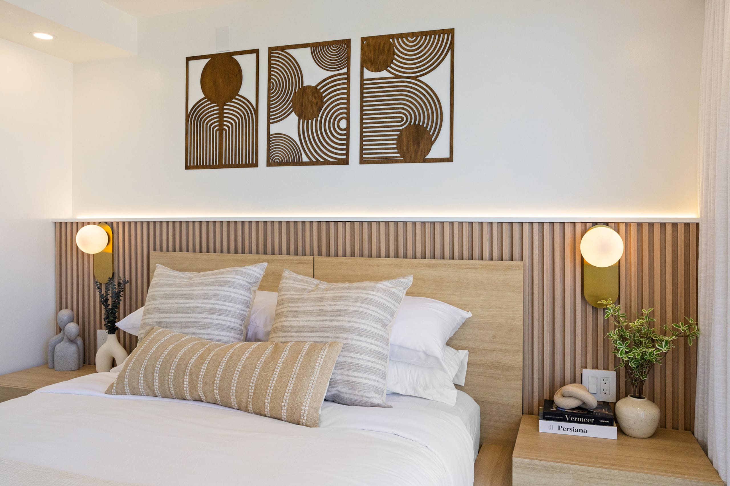 Ocean Views & Luxe Comfort - Waikiki Gem 21F - Image 16
