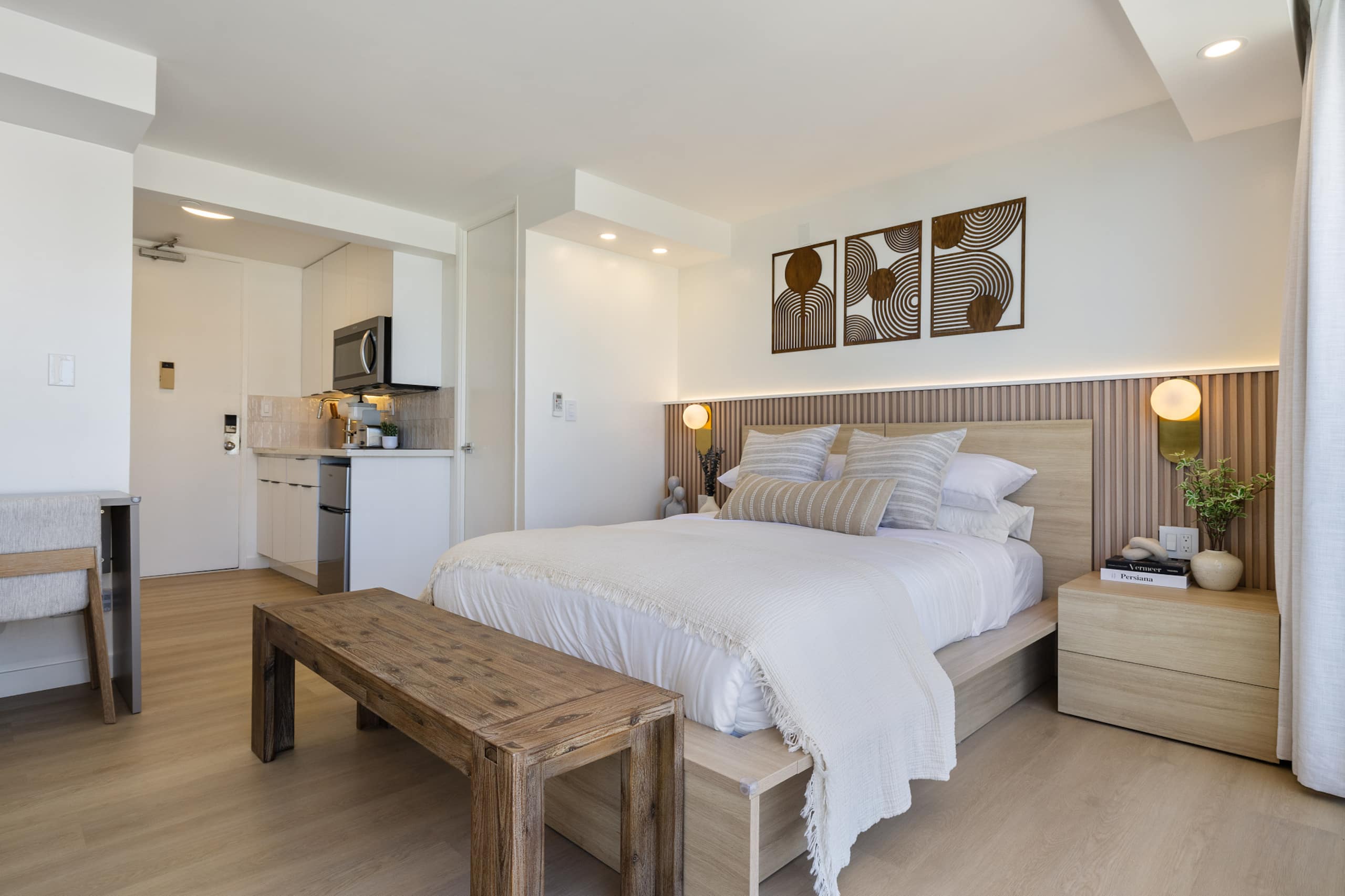 Ocean Views & Luxe Comfort - Waikiki Gem 21F - Image 34