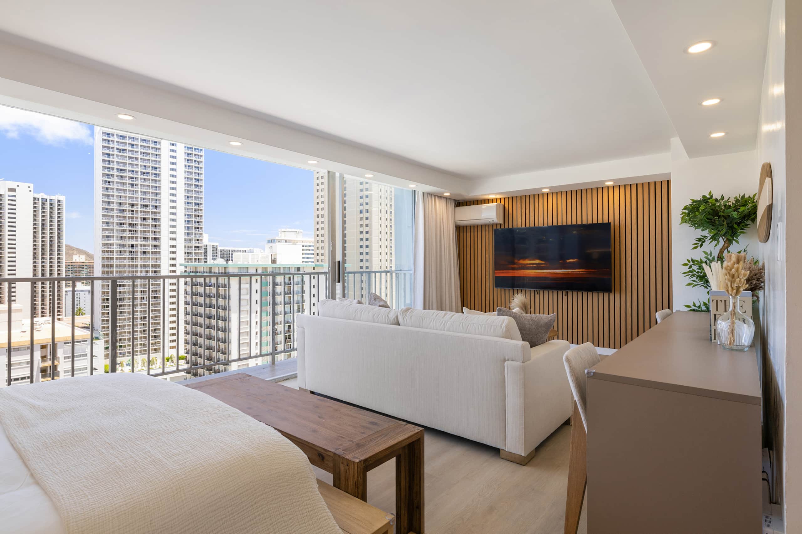 Ocean Views & Luxe Comfort - Waikiki Gem 21F - Image 32