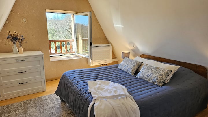 Dobbeltværelse ovenpå, pooludsigt, aircondition