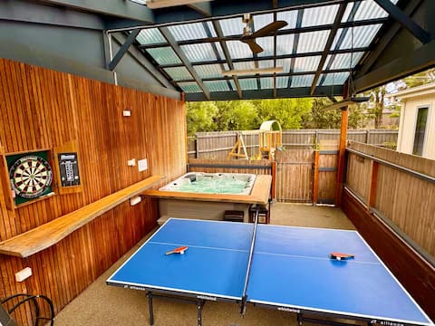 Spa | Outdoor Fireplace | Pet Friendly!