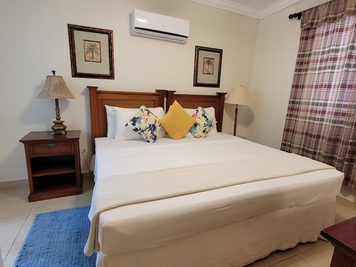 En-suite King bedroom
