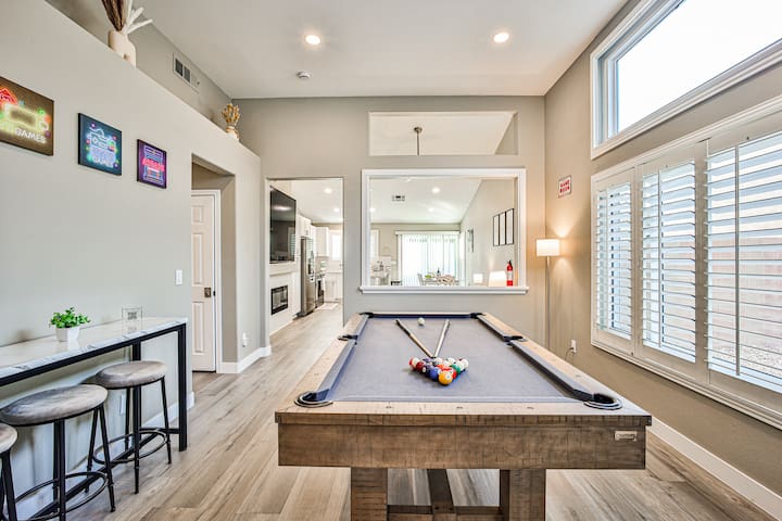 The Vegas Hideout • Game Room + EV Chgr + Putting