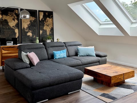 Air-conditioned upstairs apartment