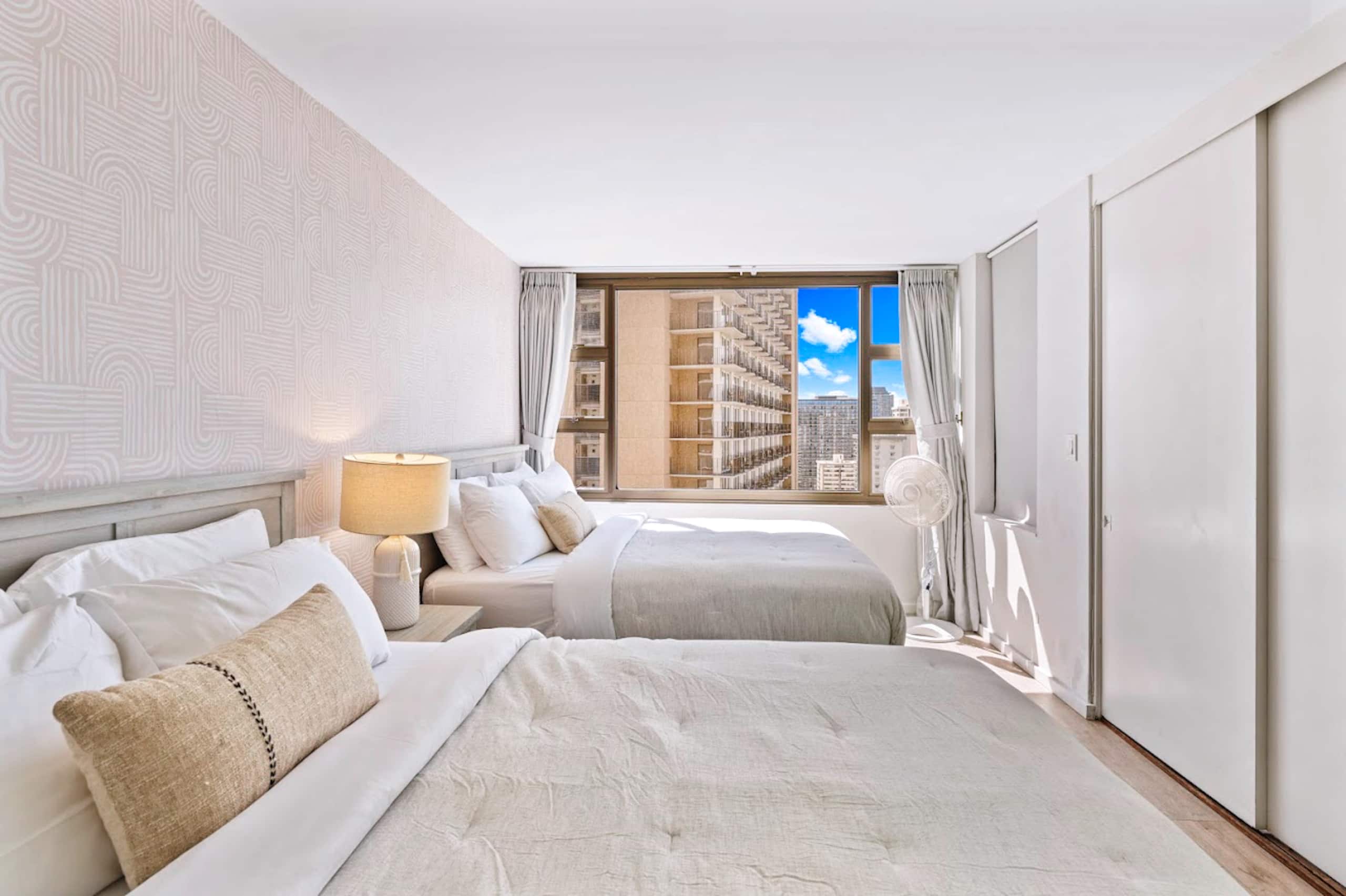 26FL-Stunning Ocean & City View-1BR-Free Parking~ - Image 24