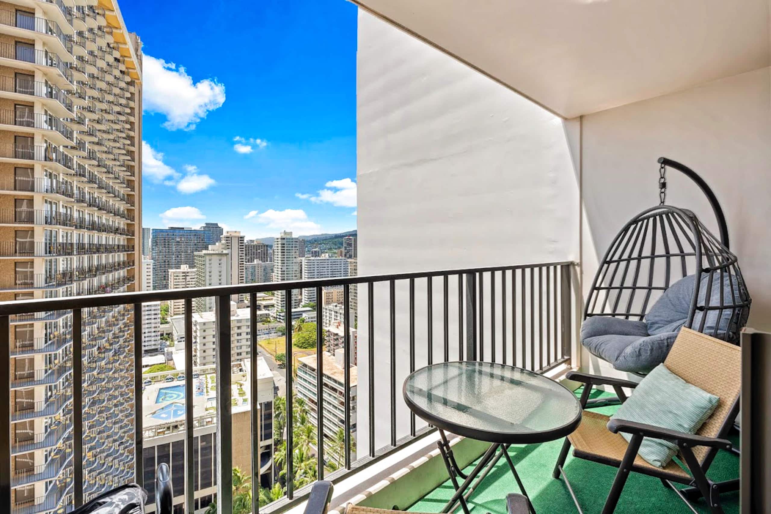 26FL-Stunning Ocean & City View-1BR-Free Parking~ - Image 36