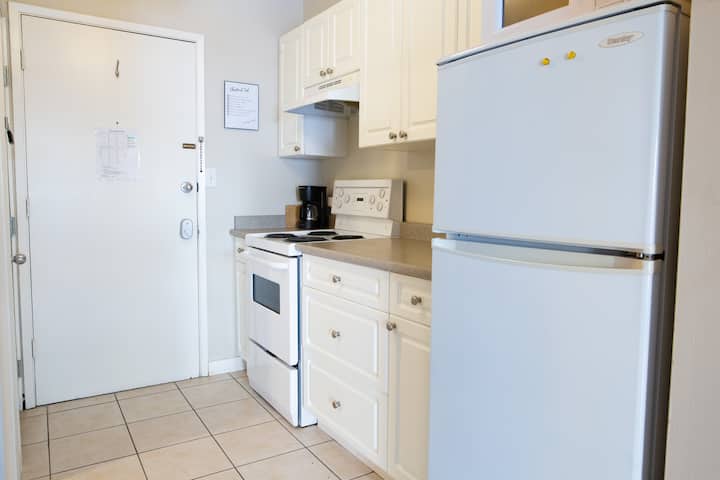 Dogwood Suite | 2 Beds & Walkable To Lake - Harrison Hot Springs