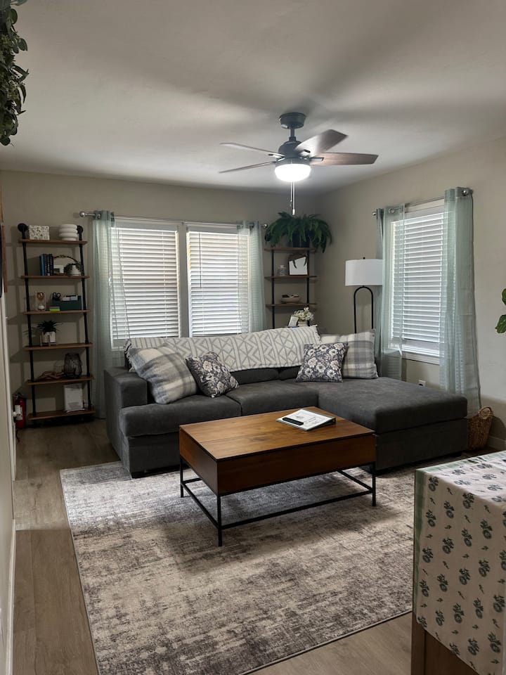 My Grandma's House
Fully Renovated 
Ev Charger - Huntington, UT