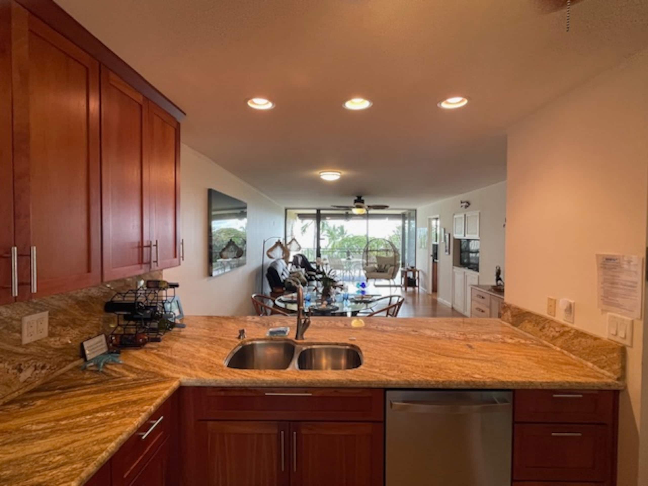 Condo in Kailua-Kona · ★5.0 · 2 bedrooms · 2 beds · 2 private baths - Image 13
