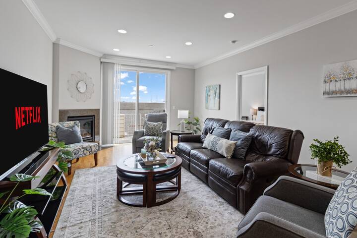 Bright & Spacious Stay | Relax, Play, Unwind gallery image 2