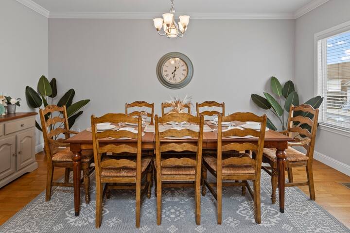 Bright & Spacious Stay | Relax, Play, Unwind gallery image 3