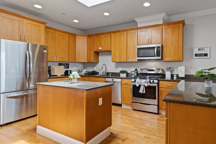 Bright & Spacious Stay | Relax, Play, Unwind gallery image 5