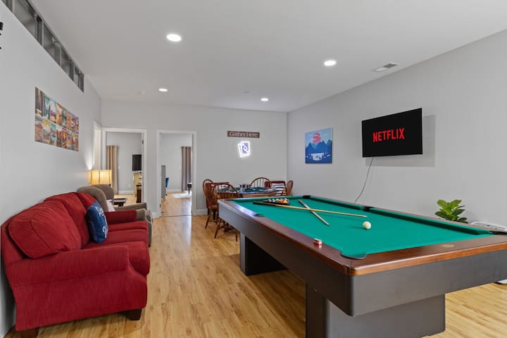 Spacious & Cozy Living | Relax, Play, Unwind