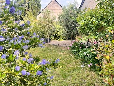 Wellness getaway in Fontevraud: garden & jacuzzi