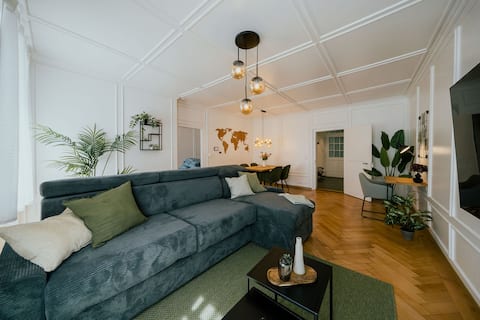 Garden with Riveraccess - Central Boutique Apt