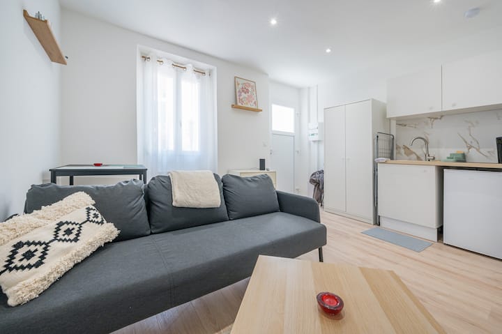 05 | Peaceful Stylish & Modern Flat | Near Tram - Niza