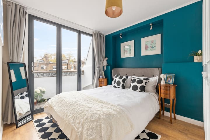 Entire Stylish Hyde Park Rooftop 2 Bed Room (New)