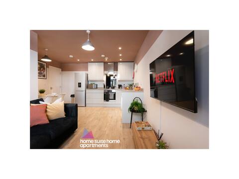 Top performing Airbnb: Big Discounts/Contractors/Parking/Families/WIFI in Eye And Dunsden