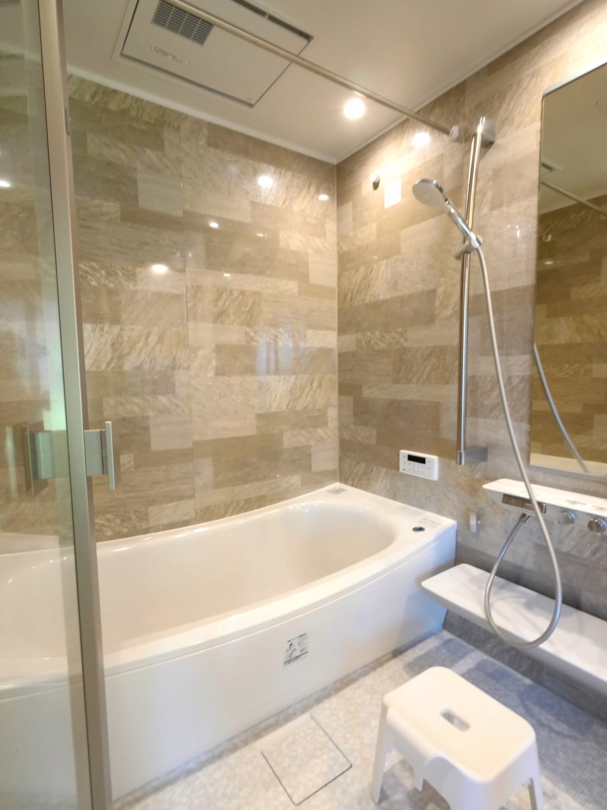 フルバスルーム1