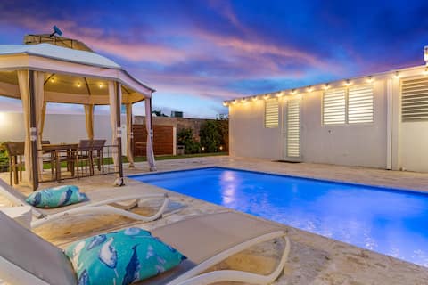 Top Airbnb: Larimar 5m beach, pool, solar power & water backup in Fajardo
