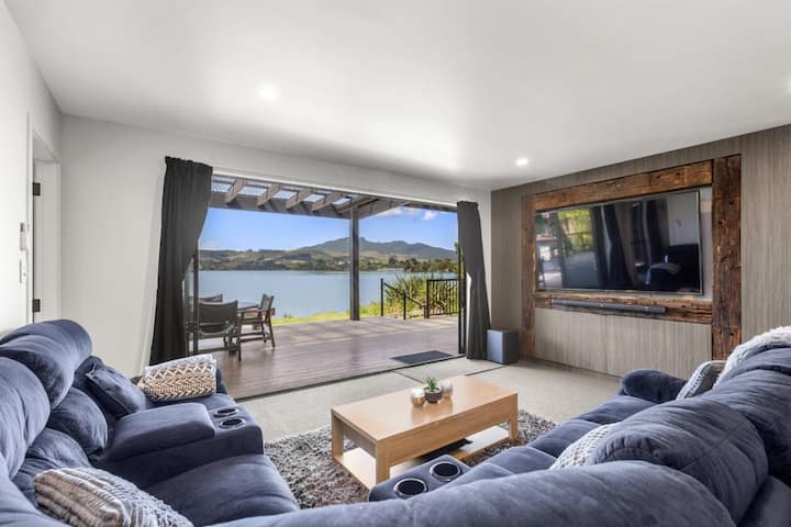 Kaitoke Retreat & Studio • 10 Guests • Waterfront - Raglan