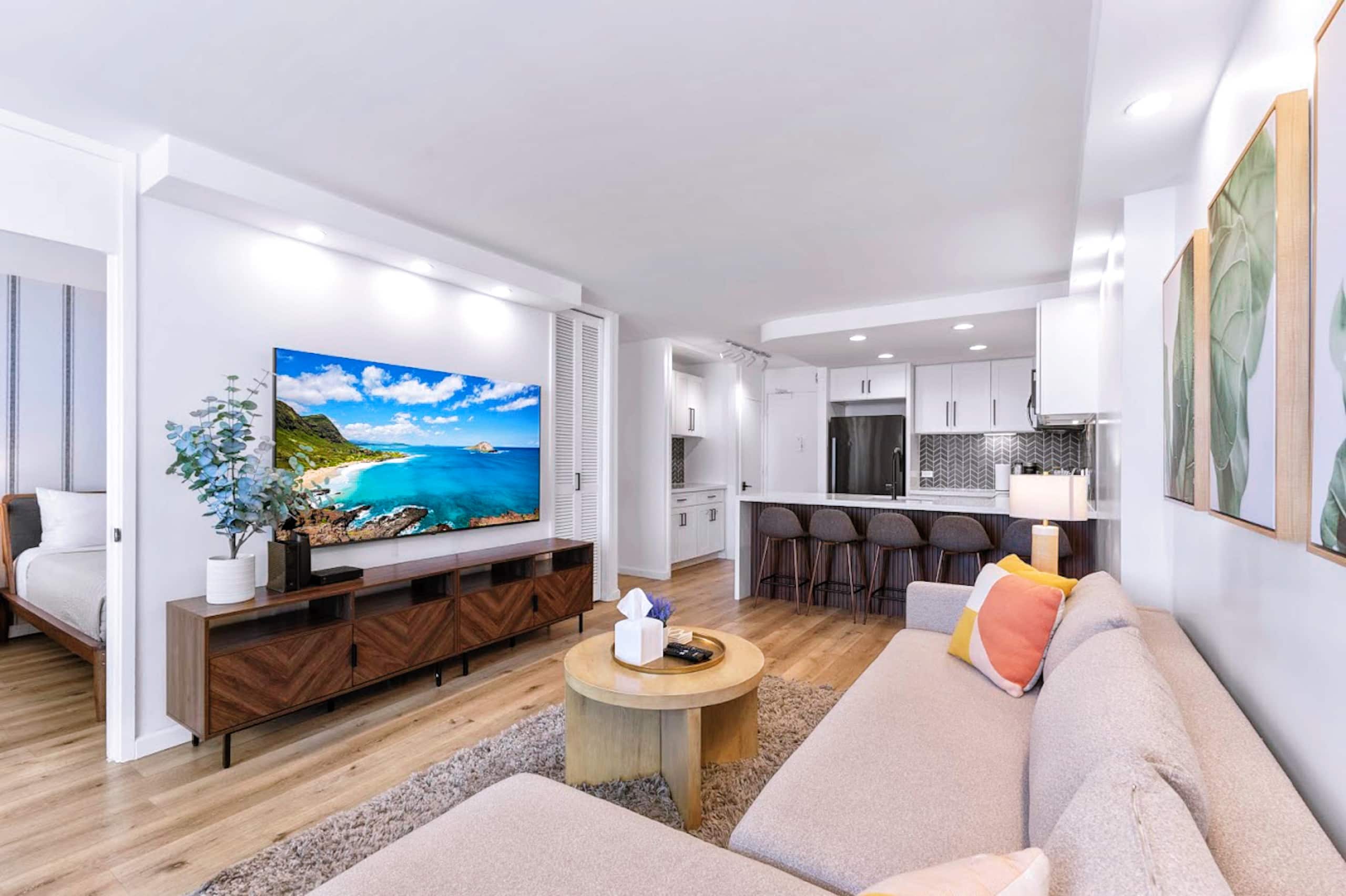 Top FL-Upscale Ocean View 1BR w/Free Parking - Image 6