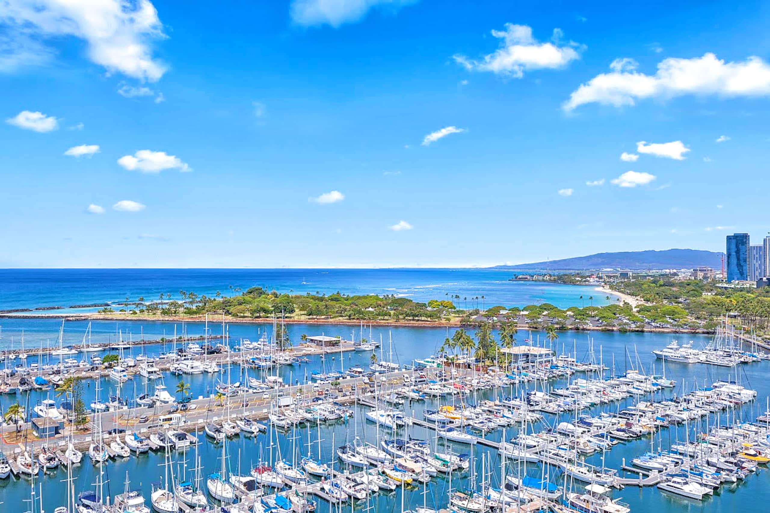 Top FL-Upscale Ocean View 1BR w/Free Parking - Image 40