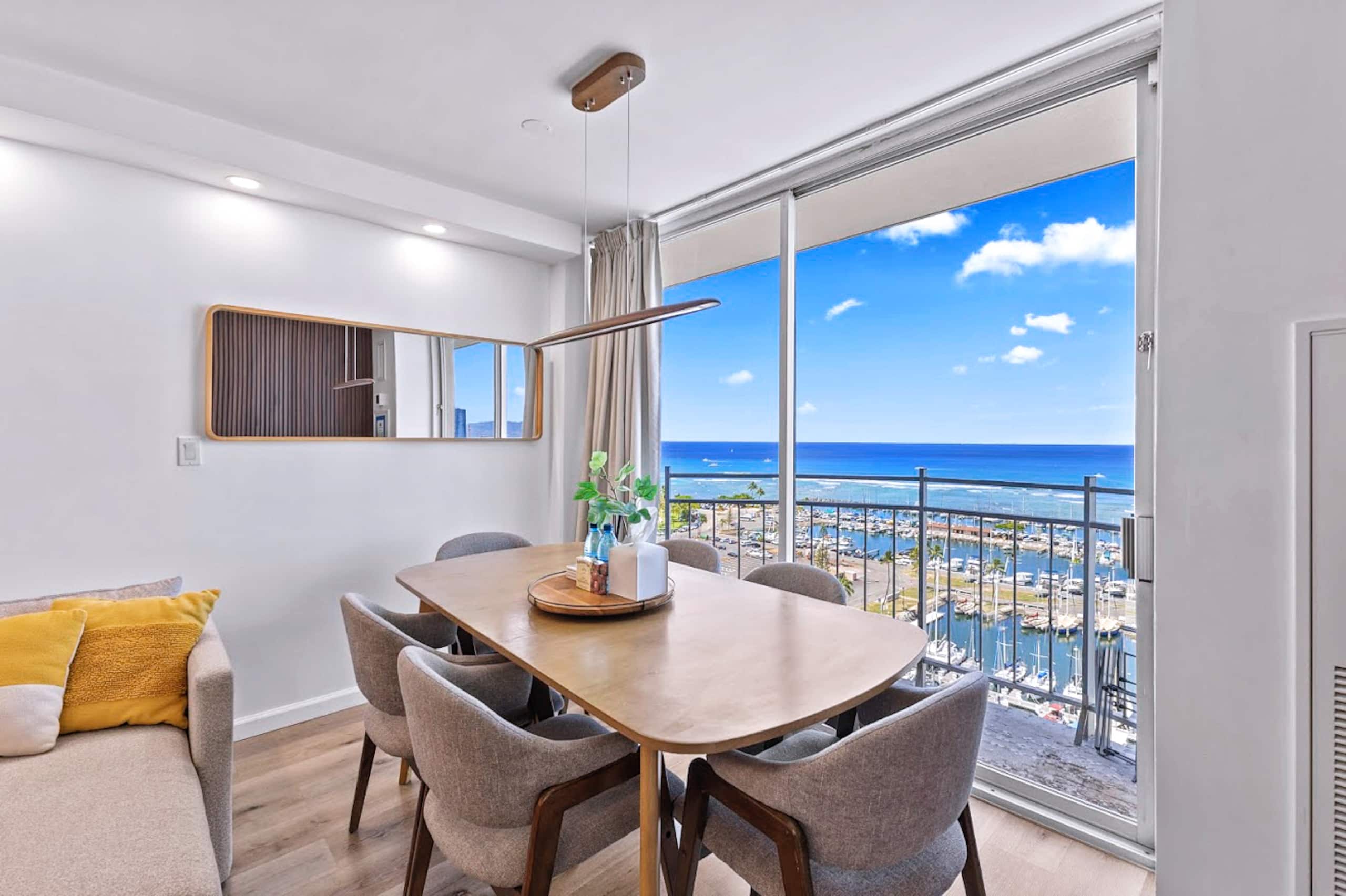 Top FL-Upscale Ocean View 1BR w/Free Parking - Image 8