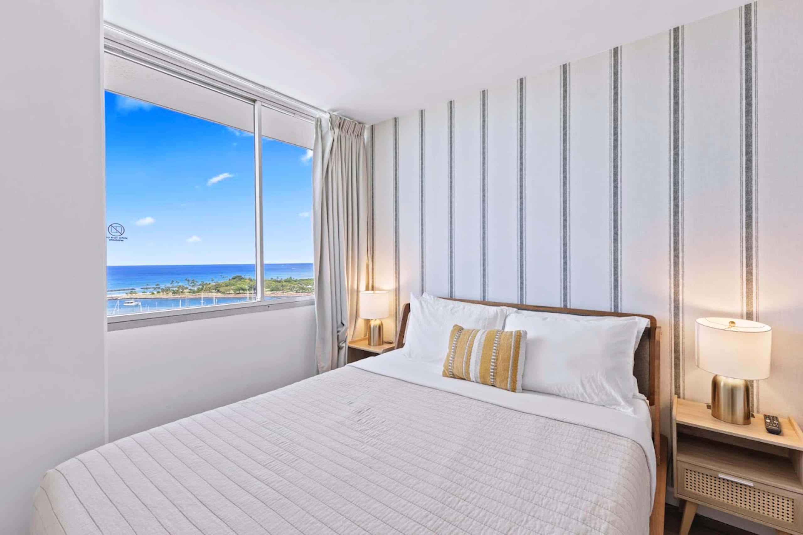 Top FL-Upscale Ocean View 1BR w/Free Parking - Image 27
