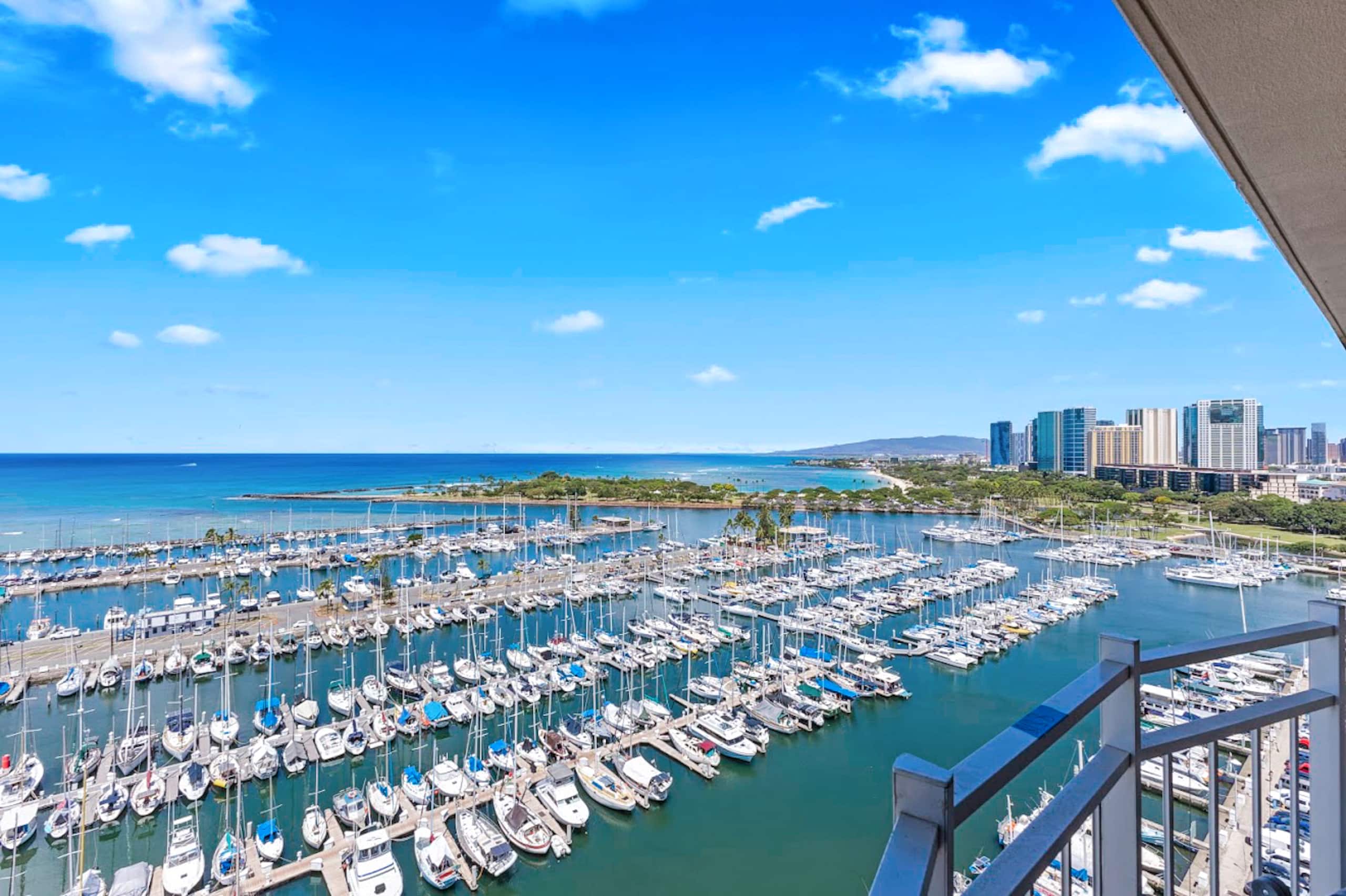 Top FL-Upscale Ocean View 1BR w/Free Parking - Image 43