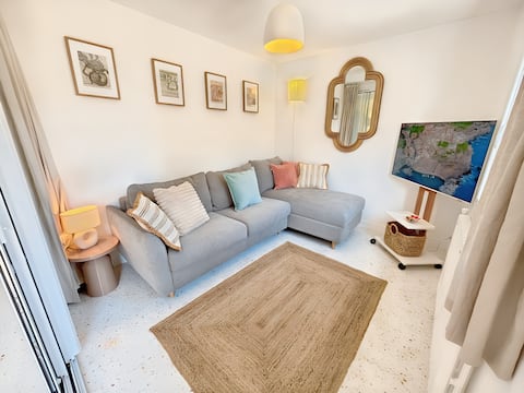 Between Caen & the Sea with garden and free parking