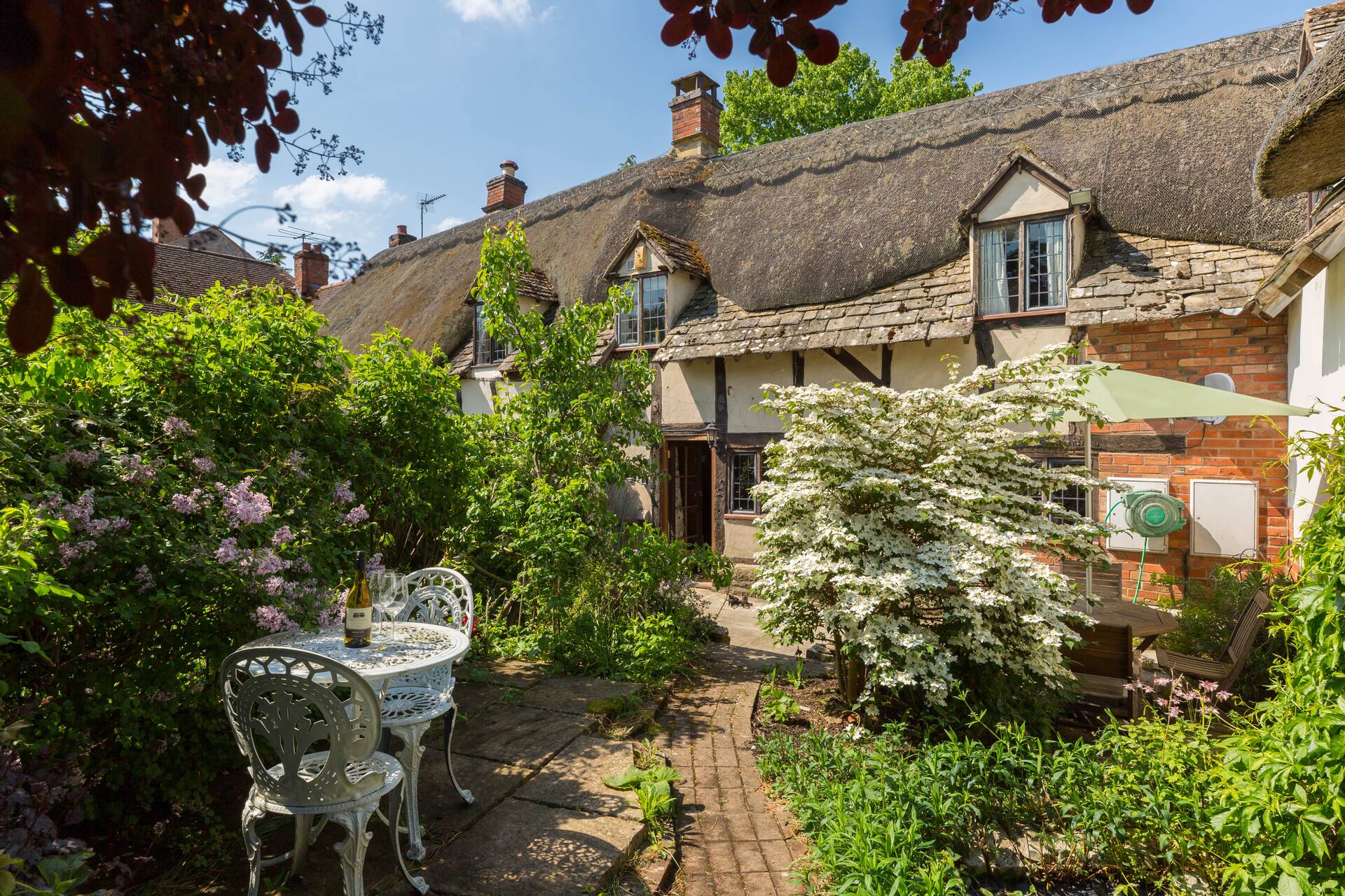 Pass the Keys Dara Cottage 16th Century Thatched Cottage