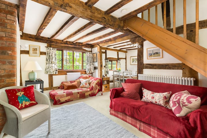 Dara Cottage | 16th Century Thatched Cottage - Chipping Campden