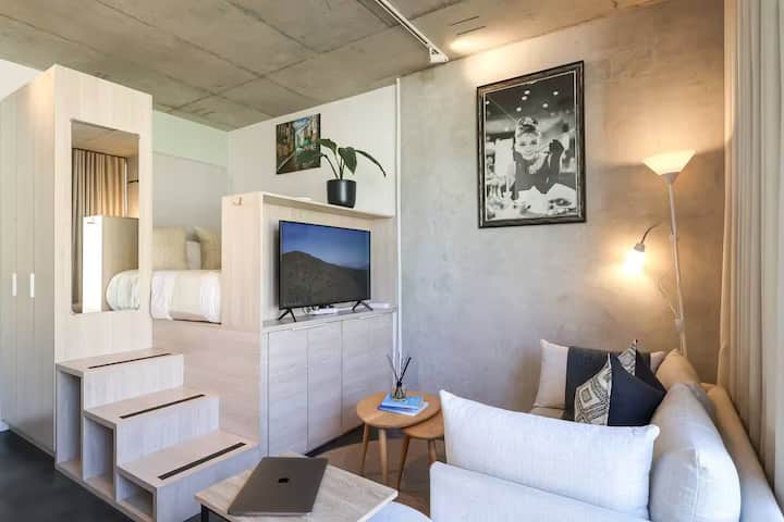 Sea Point Cosy Studio /Wifi/big Discounts/mtn View - Cape Town