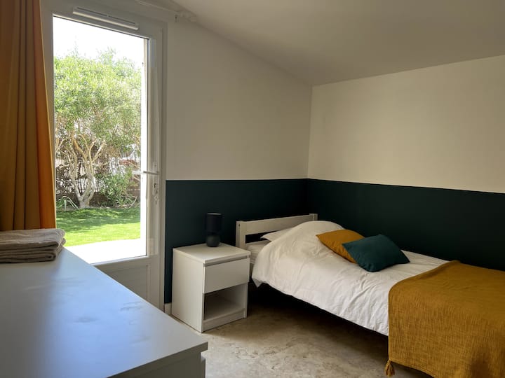Habitación en la planta baja, 2 camas individuales