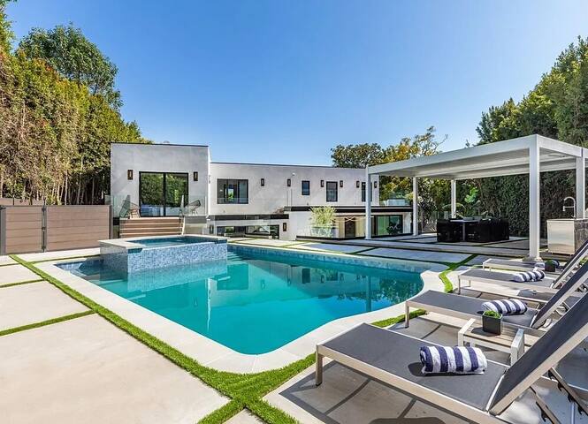 Sunset Plaza Luxury Masterpiece Villa