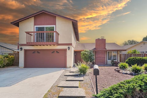 10 min’ walk to Levi's Stadium|Sleeps 10 | 4br/3ba